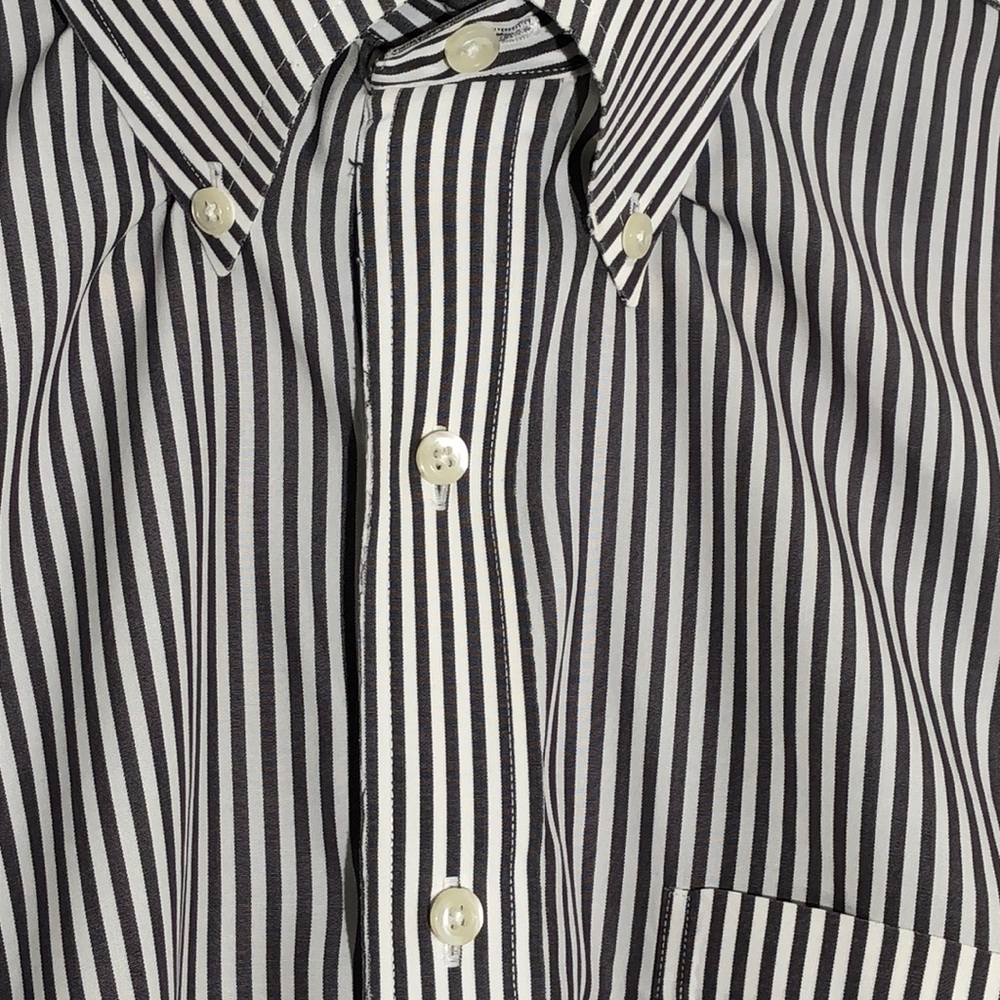 BROOKS BROTHERS dress shirt. - Picture 7 of 8